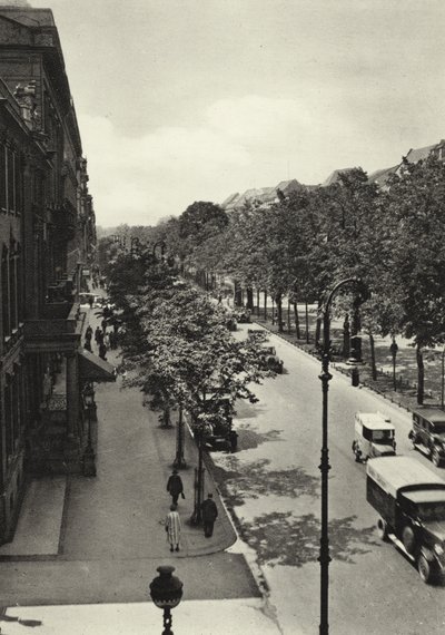Berlin: Unter den Linden (s/hvitt foto) av Sasha Stone