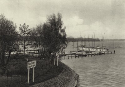 Wannsee (s/hvitt bilde) av Sasha Stone