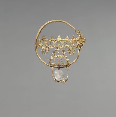 Øredobber med gjennombrudd, tidlig bysantinsk periode, 600-800 (gull med bergkrystallperle) av School Byzantine