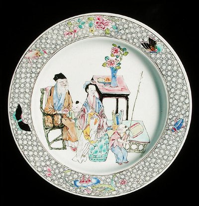 En famille rose eggeskall, ca. 1730 (porselen) av School Chinese