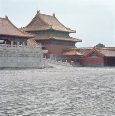 Paviljong og marmorterrasse med dobbelt tak, Ming-dynastiet (bilde) av School Chinese