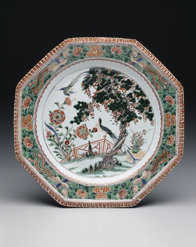 Tallerken, ca. 1725-30 (porselen med overglasur famille verte emaljer) av School Chinese