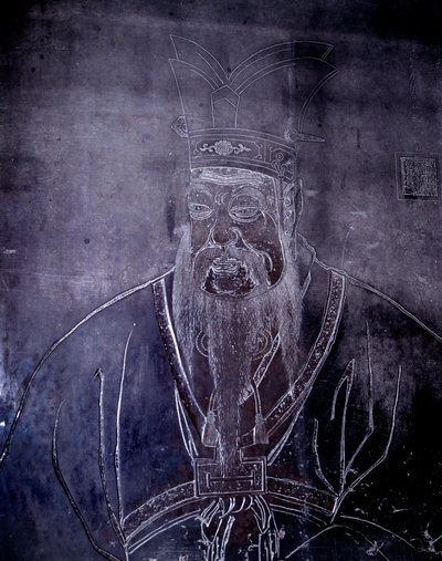 Portrett av den kinesiske filosofien Confucius (551-479 f.Kr.), Gravstein, Shanghai Museum av School Chinese