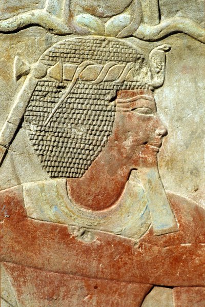 Det gamle Egypt, veggmaleri/utskjæring, en farao, iført Atef-kronen, Karnak-tempelet, Luxor (bilde) av School Egyptian