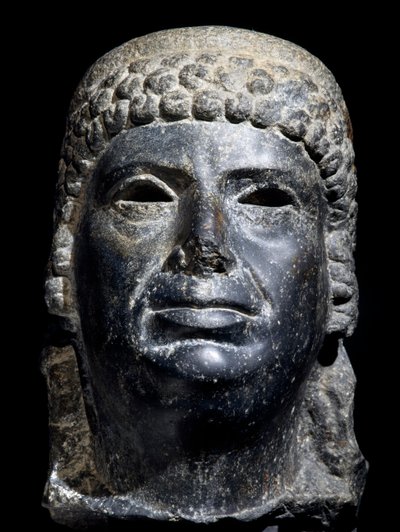 Leder av Cleopatra III, basaltskulptur. Egyptisk sivilisasjon, ptolemaisk periode, 2. århundre f.Kr. av School Egyptian