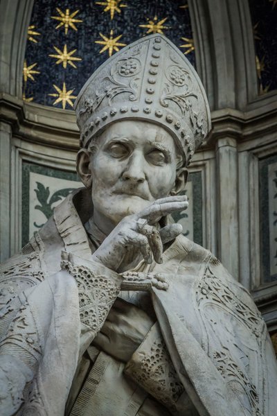 Sant'Antonino Pierozzi (1389-1459), statue i støttenisje, fasaden til Saint Mary of Flower Cathedral, Firenze ((UNESCOs verdensarvliste av School Florentine