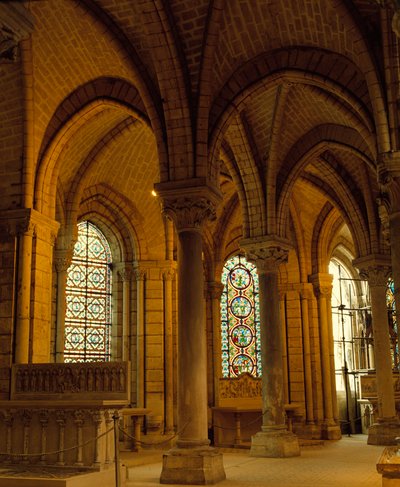 Gotisk kunst: hvelvnøkler og stridshoder, ambulerende ved basilikaen Saint Denis (Saint Denis). av School French