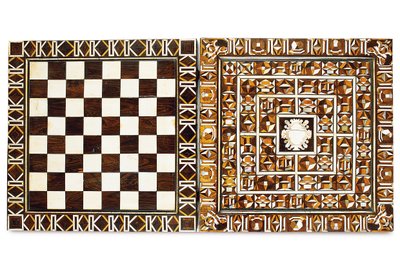 Sørtysk marquetry-spillboks, fra Augsburg eller Nürnberg, sent på 1500- og begynnelsen av 1600-tallet (ibenholt, elfenben, perlemor, valnøtt og fruktved) av School German