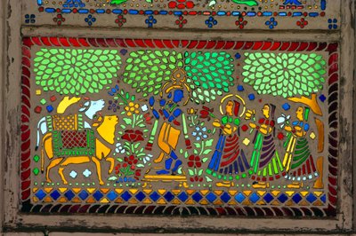 Radha Krishna med Sakhi på farget glass av School Indian