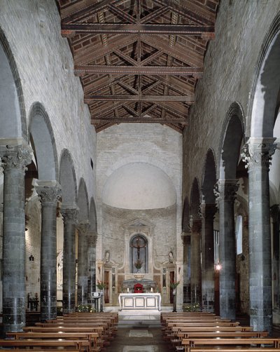 Innvendig utsikt over apostlenes kirke av School Italian