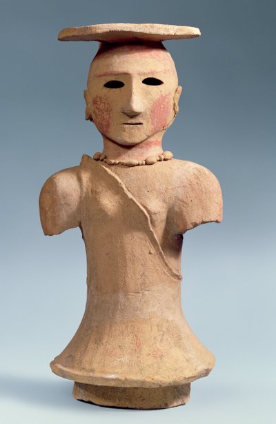 Haniwa-figur av en shamaness, 500-600-tallet (keramikk med malt dekorasjon) av Japanese School