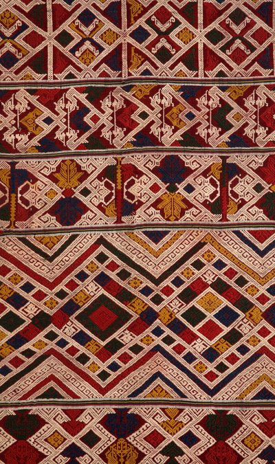 Detalj av en phaa sabai laget av Tai Nuea eller Tai Daeng vevere fra Hua Phan, Laos (tekstil) av School Laotian
