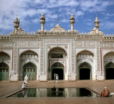 Utsikt over Mohabbat Khan-moskeen fra 1600-tallet av School Pakistani