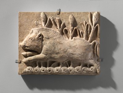 Veggpanel med et ladesvin, ca. 600-tallet e.Kr. (stucco) av School Sasanian