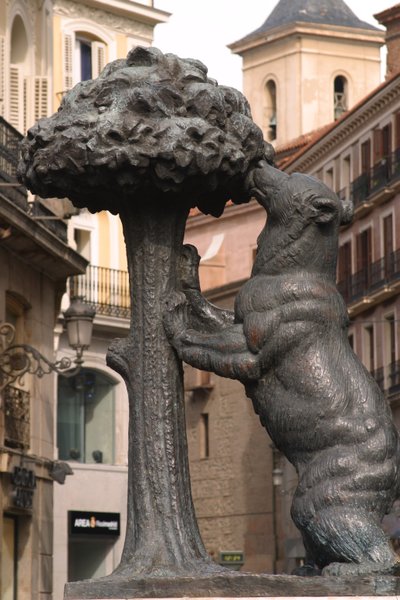 The Bear of Madrono (bronse) av School Spanish