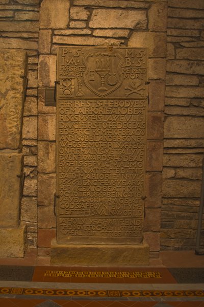 Gravsteinen til Marjorie og Beatrix Smyth av Scottish School