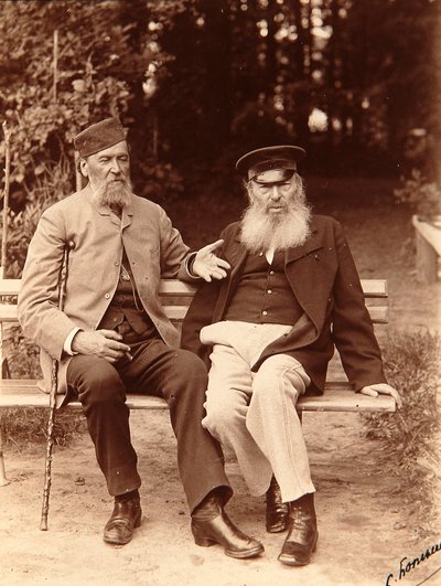 Poetene Yakov Petrovich Polonsky (Iakov Petrovitch Polonski) (1819-1898) og Afanasy Afanasievich Fet (Foeth) (Afanassi Afanassievitch Chenchine) (1820-1892). Albumin-foto av Sergei Dmitrievich Botkin (1869-1945) av Sergei Dmitrievich Botkin