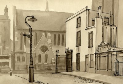 Lyktestolpe og kirke, c1951. av Shirley Markham