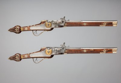 Et par hjullåspistoler laget for livvakten til kurfyrsten av Sachsen, tysk, c1610 av Simon Helbig