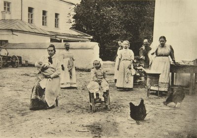 Lage syltetøy på gårdsplassen til Leo Tolstojs hus, Yasnaya Polyana, nær Tula, Russland, 1900 av Sophia Andreevna Tolstaya