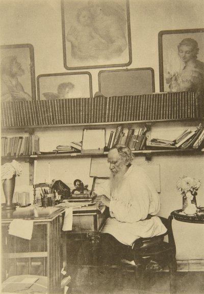 Den russiske forfatteren Leo Tolstoj på jobb, 1890-tallet av Sophia Andreevna Tolstaya