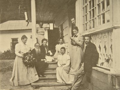 Den russiske forfatteren Leo Tolstoj med familie på sin kones bursdag, Russland, 1900-tallet av Sophia Andreevna Tolstaya