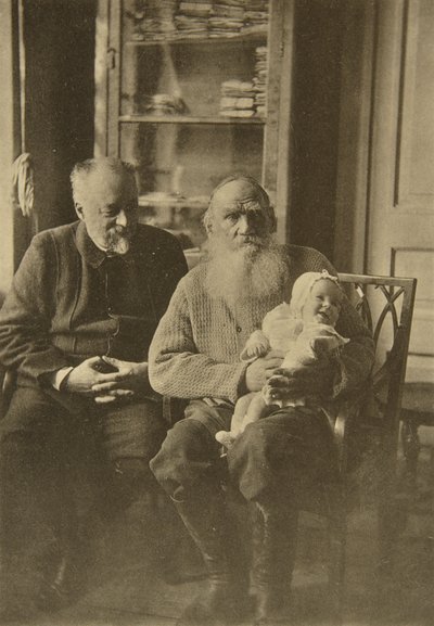 Den russiske forfatteren Leo Tolstoj med sin svigersønn og barnebarnet, Russland, c1905-c1906 av Sophia Andreevna Tolstaya