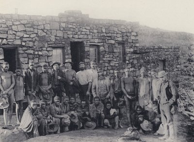 A Mining Group (s/hvitt bilde) av South African Photographer