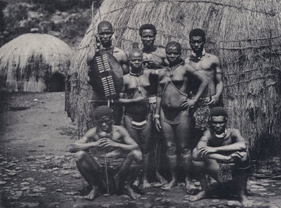 The Native at Home (s/hvitt bilde) av South African Photographer
