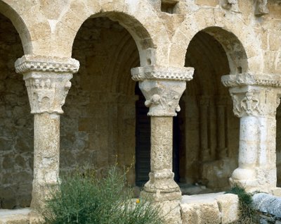 Atriets arkader, St. Michael-kirken, San Esteban de Gormaz, Spania, arkitektur fra det 11.-12. århundre (bilde) av Spanish School