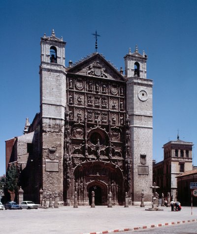 Isabelin Gothic Art: Utsikt over Conventual Church of St. Paul (Saint Paul) (Iglesia conventual de San Pablo) 1445-1616 de Valladolid (Utsikt over Isabelline gotisk-platersk kirke i san Pablo i Valladolid, Spania) av Spanish School