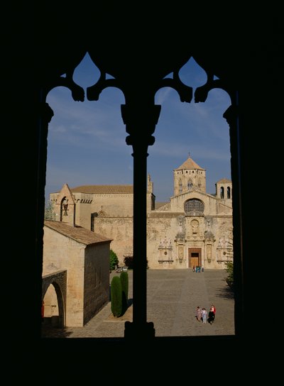 Utsikt over kirken inne i klosteret, startet i 1161 av Spanish School