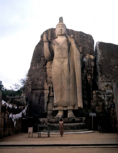 Den store Buddha av Avukana. Sri Lanka. 5. århundre. av Sri Lankan School