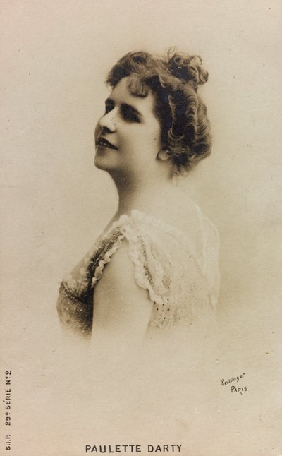 Portrett av den franske sangeren Paulette de Bardy, kjent som Paulette Darty; postkort av Studio Reutlinger