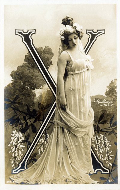 X: Amelie Dieterle, fransk skuespiller og sanger - Theatre des Varietes, Bouffes Parisiennes, Paris - alfabet i postkort av Studio Reutlinger