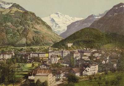 Berner Oberland: Interlaken, total visning (farget bilde) av Swiss Photographer