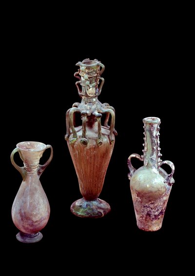 Orientalsk kunst: glassvaser av syrisk produksjon. 1. til 5. århundre e.Kr. Paris, Louvre-museet av Syrian