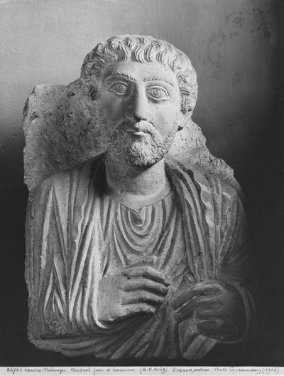 Begravelsesrelieff av en mannsfigur, fra Palmyra, Syria av Syrian School