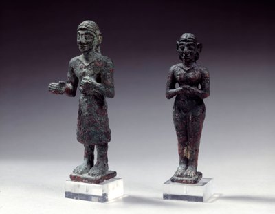 Statuetter av tilbedere og gudinne i bronse, fra Syria 2300-2000 f.Kr. Paris, Louvre-museet av Syrian Syrian