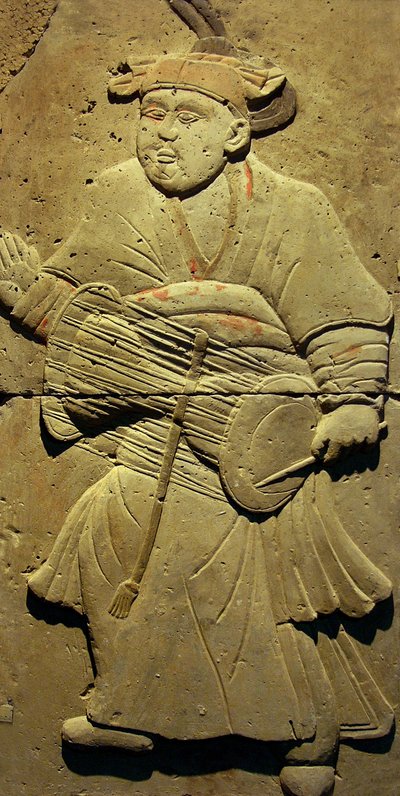 Terrakottastele med musiker, Tang-dynastiet (618-907), oppdaget i Shaanxi-provinsen, Steles Forest Museum i Xian. Fotografi, Leonard de Selva, Kina, 2006. av Tang Dynasty Chinese School