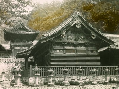 Del av Tosho-Gu-tempelet kalt Sanjinko i Nikko, cirka 1900–1915 (fotografi) av Teijiro Takagi