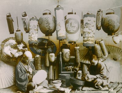 Portrett av japansk lykte- og parasollmaker, ca. 1900–1915 (fotografi) av Teijiro Takagi