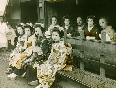 Portrett av en geisha i Japan ca. 1900–1915 (fotografi) av Teijiro Takagi