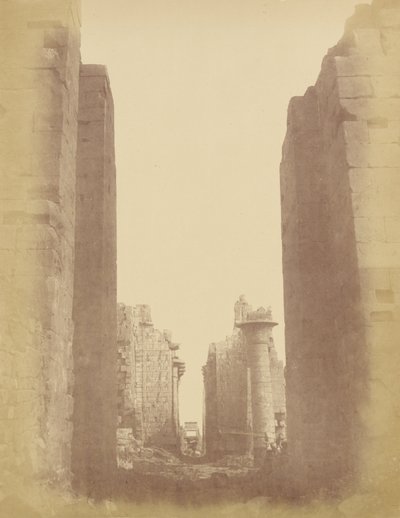 Karnak, utsikt gjennom hypostyle -rommet av Théodule Devéria