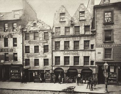 Gamle bygninger i High Street, nr. 17-27 (#16) av Thomas Annan