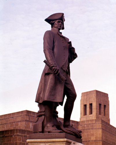 Statue av kaptein James Cook, 1914 av Thomas Brock