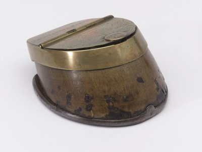 Hestehov blekkhus tilhørende kaptein William Tyrwhitt Drake, Royal Horse Guards, ca. 1829 (blekkhus, hestehov) av Thomas Lee