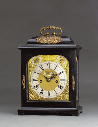 James II montert slående brakett klokke med pull quarter repeat, no. 166, ca. 1690-95 (ibenholt og forgylt metall) (se også 867503-4) av Thomas Tompion