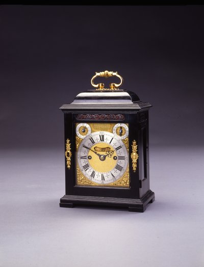 William og Mary miniatyr slående brakettklokke, nr. 226, ca. 1690-95 (ibenholt og metall) av Thomas Tompion
