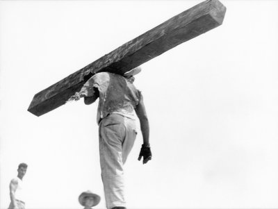 Bygningsarbeider, Mexico by, 1927 av Tina Modotti